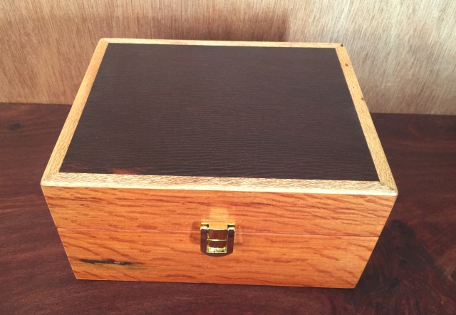 20 EssentialOil Box - Silky Oak box wth Woody Pear Lid (EOB-1579)