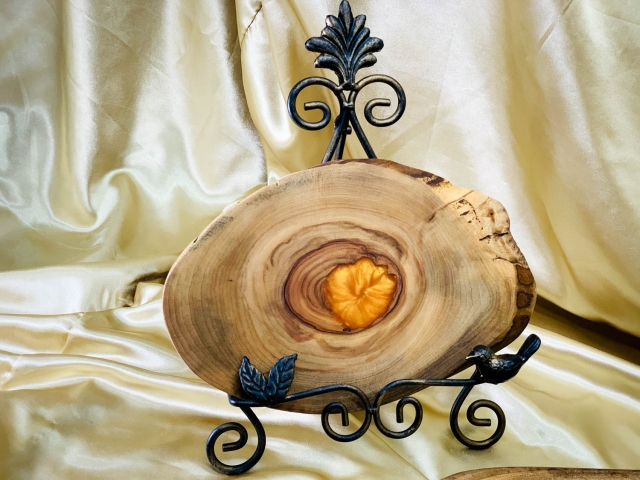 Camphor Laurel Sharing Board with Resin Feature - SB20005-L7507