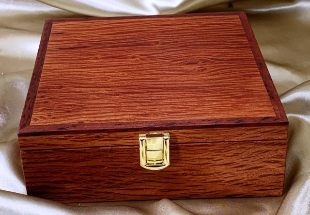 Premium Square Sheoak Keepsake Box (Medium) PKBM20012-L8961