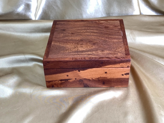 PKTB 21012-L1946 - Medium / Small Jewellery / Treasure Box - Woody Pear