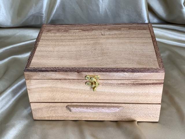PJBD 21020-L2111 - Premium Jewellery Box with Drawer - Australian Silky Oak
