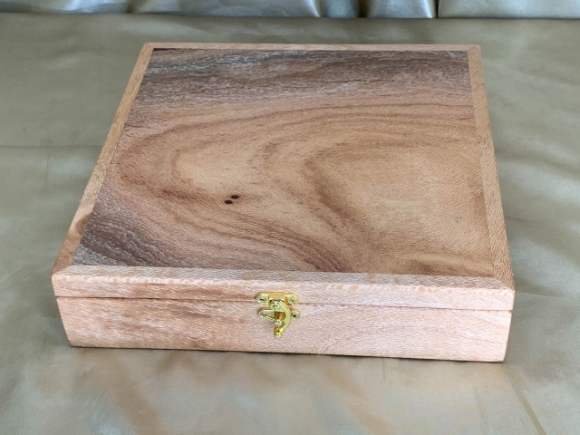 PLKB 22012-L5355 - Premium Large Square Jewellery/Keepsake Box - Silky Oak