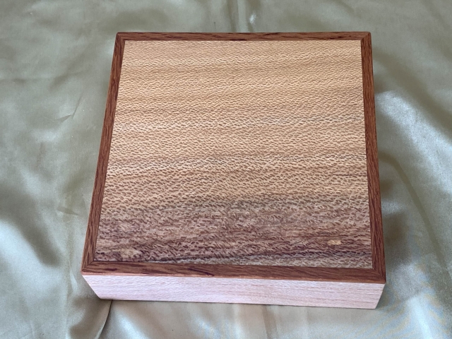 PMMB 21017-L1393 - Medium Jewellery / Memory Box - Premium Square Silky Oak