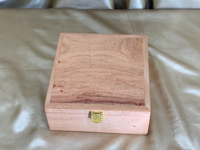 PJBT 220011-L5248 Premium Silky Oak Jewellery Box with removable tray