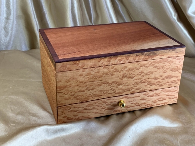 PJBDT 2409-L1733 - Premium Australian Sheoak and Silky Oak Jewellery Box