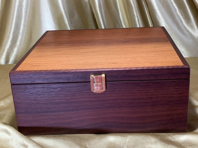 A4DB 2409-L3211 - Premium Timber Jarrah and Sheoak A4 Document Box with Top Tray