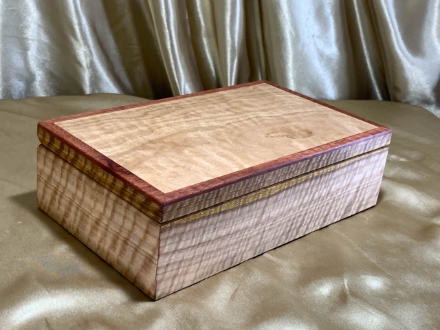 PMLKB 2407-L2830 - Premium Handcrafted Wooden Keepsake Box - Australian Blackbutt
