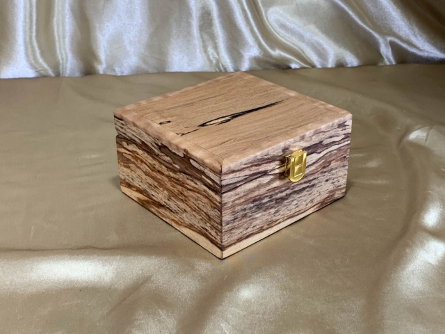 LEDST 25007-L5632 - Limited Edition Small Wooden Trinket Box - Hand crafted from English Elm