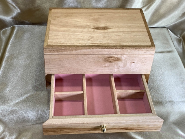 LEDDT 260901-L1175 - Limited Edition Jewellery Box with Drawer AND Tray - Australian Yellow Tingle
