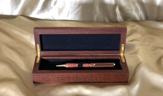 PBS 2608PB7-L0839 - Premium Jarrah Burl Handcrafted Pen and Box Set